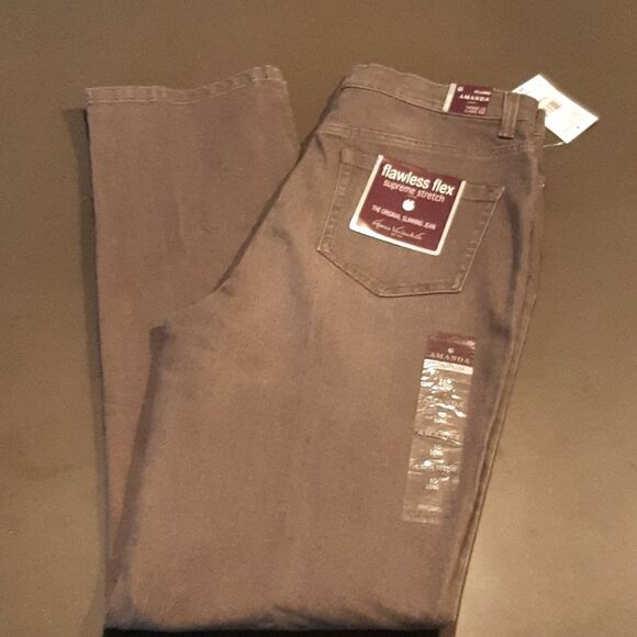 Gloria Vanderbilt  "Amanda" sz 10 long jeans NWT tapered legs, classic rise - Picture 1 of 15